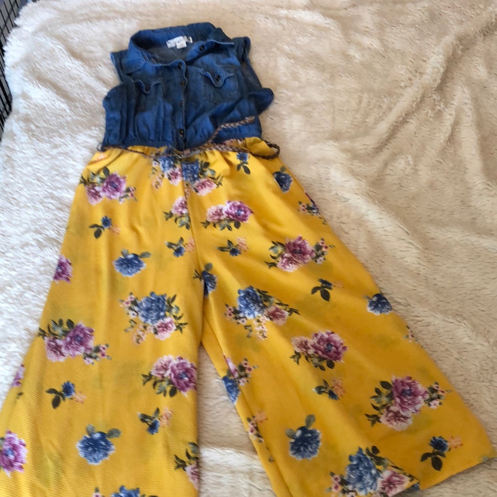 Knitworks Romper size 12, Jean upper and fabric floral lower.